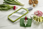 Терка с держателем для продуктов Mandoline зеленая, Joseph Joseph