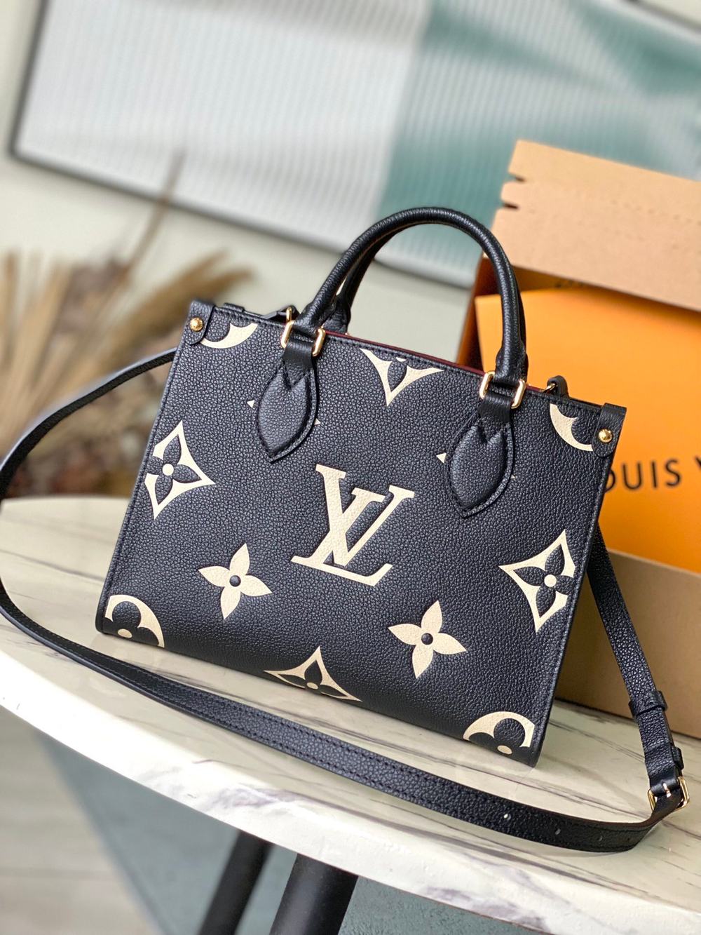 Louis Vuitton Onthego PM