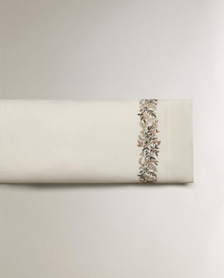 Zara Home - Атласная наволочка с вышивкой в виде листьев 80x80 см