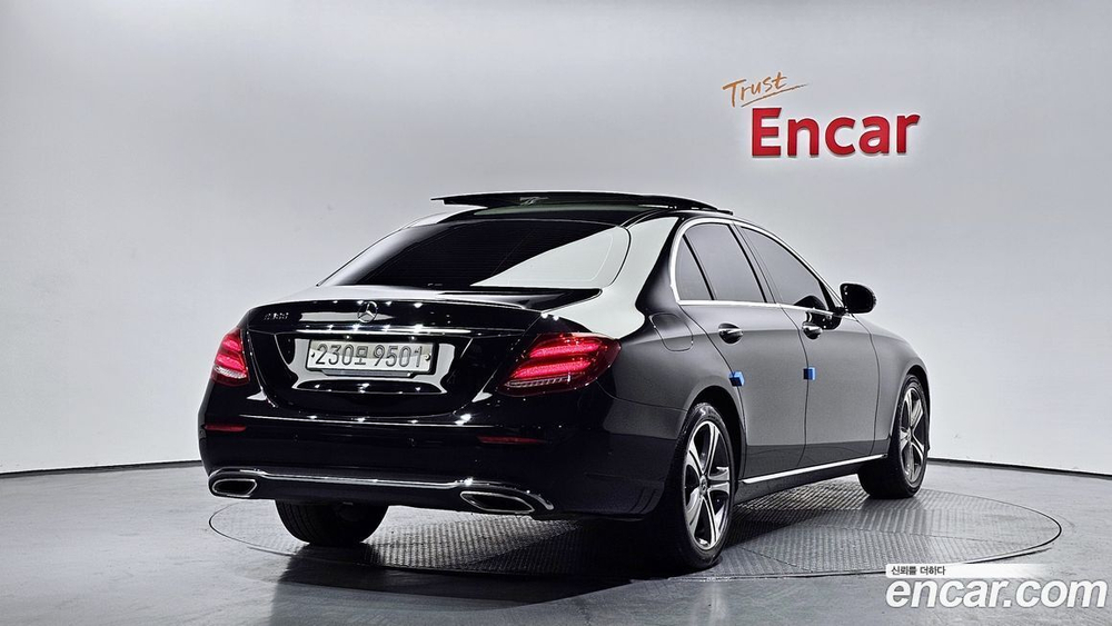Mercedes-Benz E-Class W213 E300 Avangarde (09.2019)