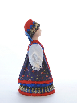 Кукла коллекционная женщина в русском костюме с тремя бантами