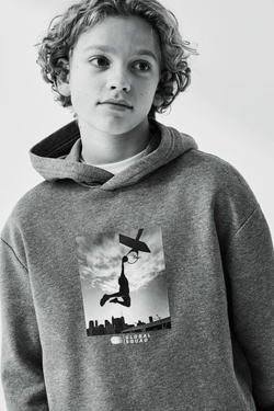 H&M Толстовка с принтом и капюшоном, серый с меланжевым эффектом