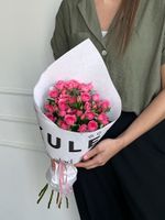 Кулек из кустовых роз