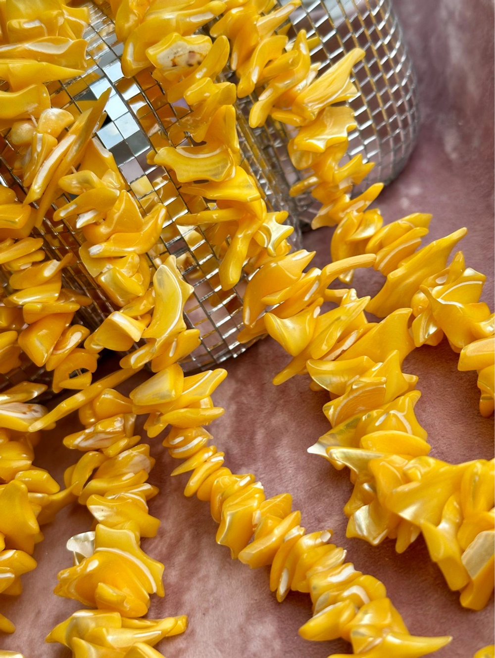 Нить бусин из ракушки (перламутра) 13-28мм, чипсы