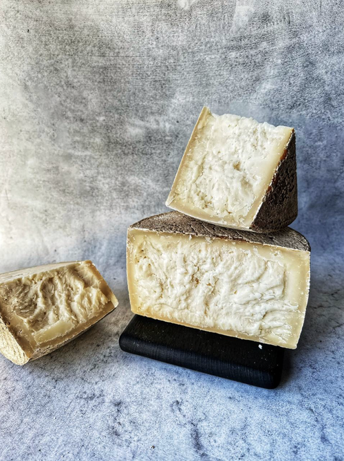 Сыр Азияго козий. Россия