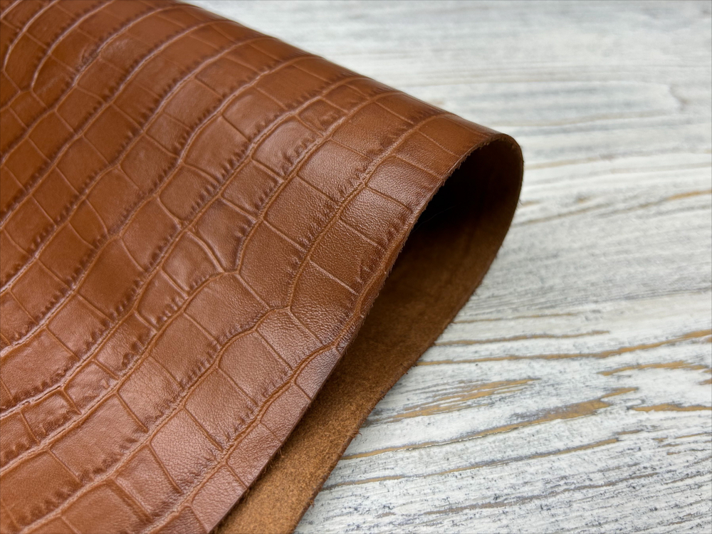Фактура натуральной кожи Крокодил цв. Коньячный / Croco Lux Cognac