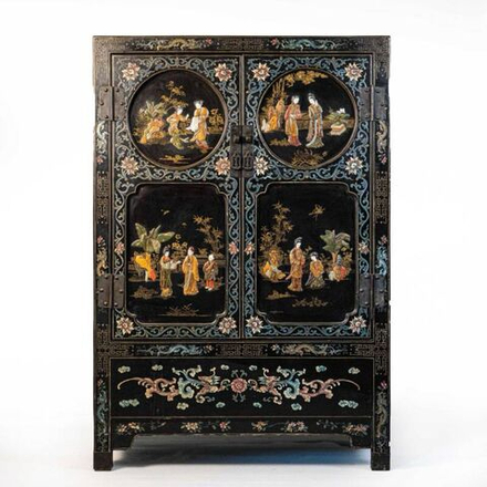 Комод в стиле Шинуазри