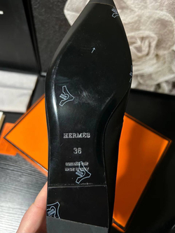 Женские туфли балетки Hermes Kelly черного цвета с ремешком