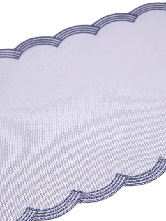 05-92 Вышивка на неэл. сетке 18 см, темная лаванда