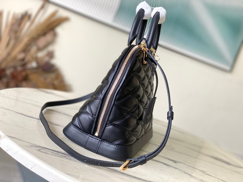 Louis Vuitton Alma PM