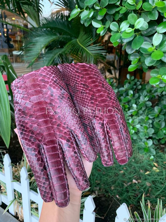 Перчатки из кожи питона AC-91