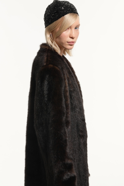 Шапка из бисера и пайеток