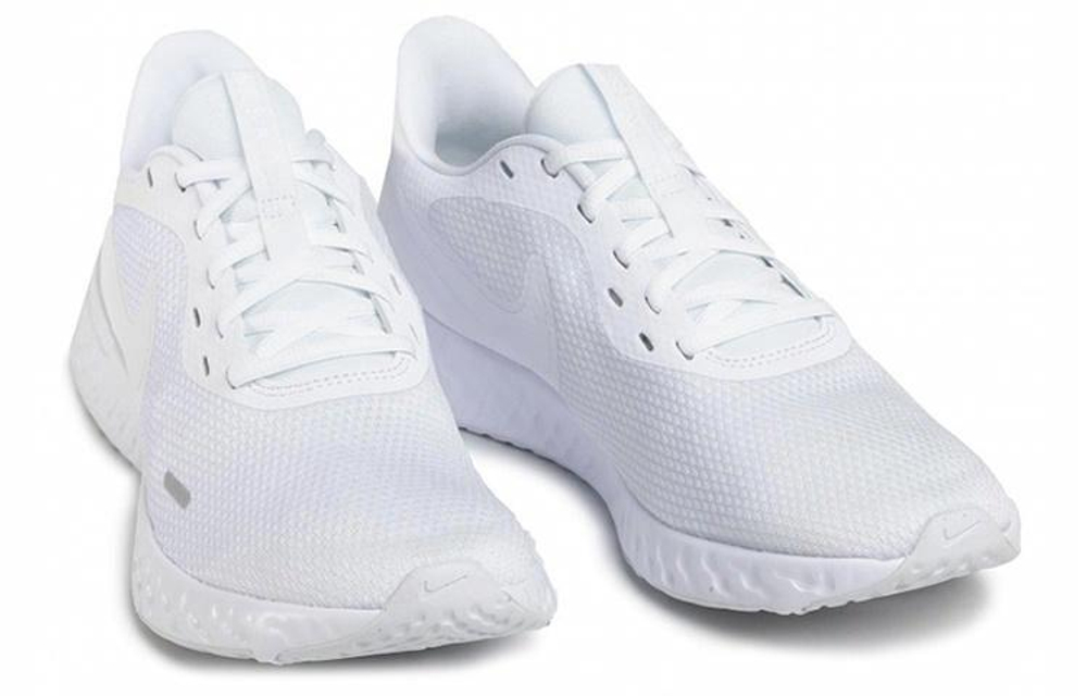 Кроссовки Nike Revolution 5