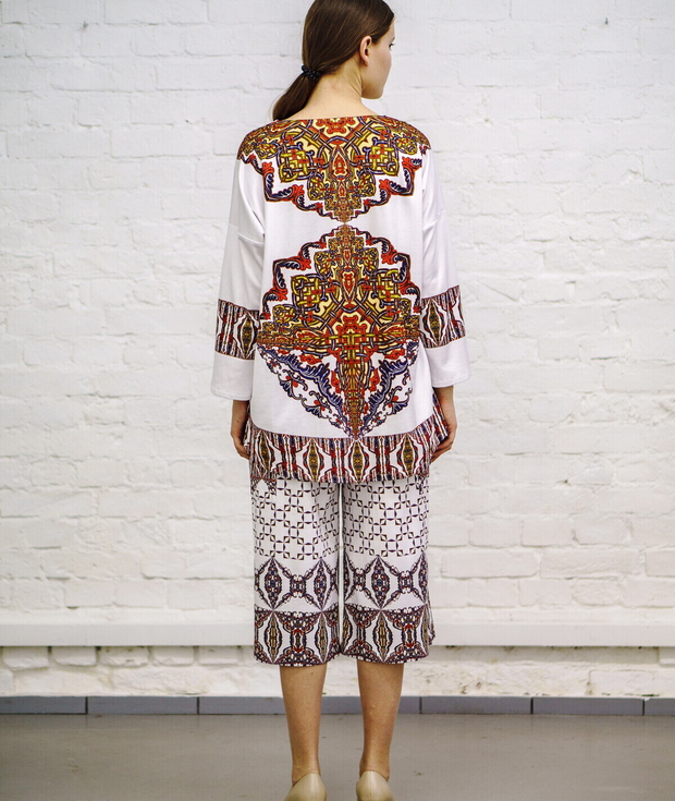 Комплект (туника и брюки кюлоты), по мотивам рукописных книжных заставок славянских раннехристианских манускриптов