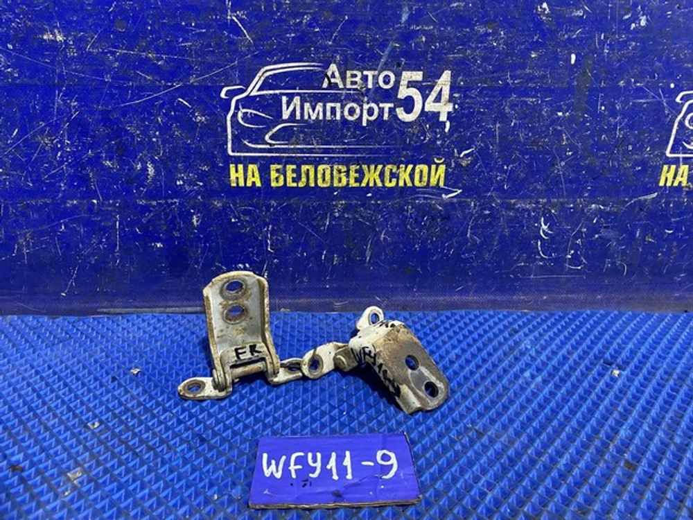 Петля двери передней правой NISSAN WINGROAD 2000