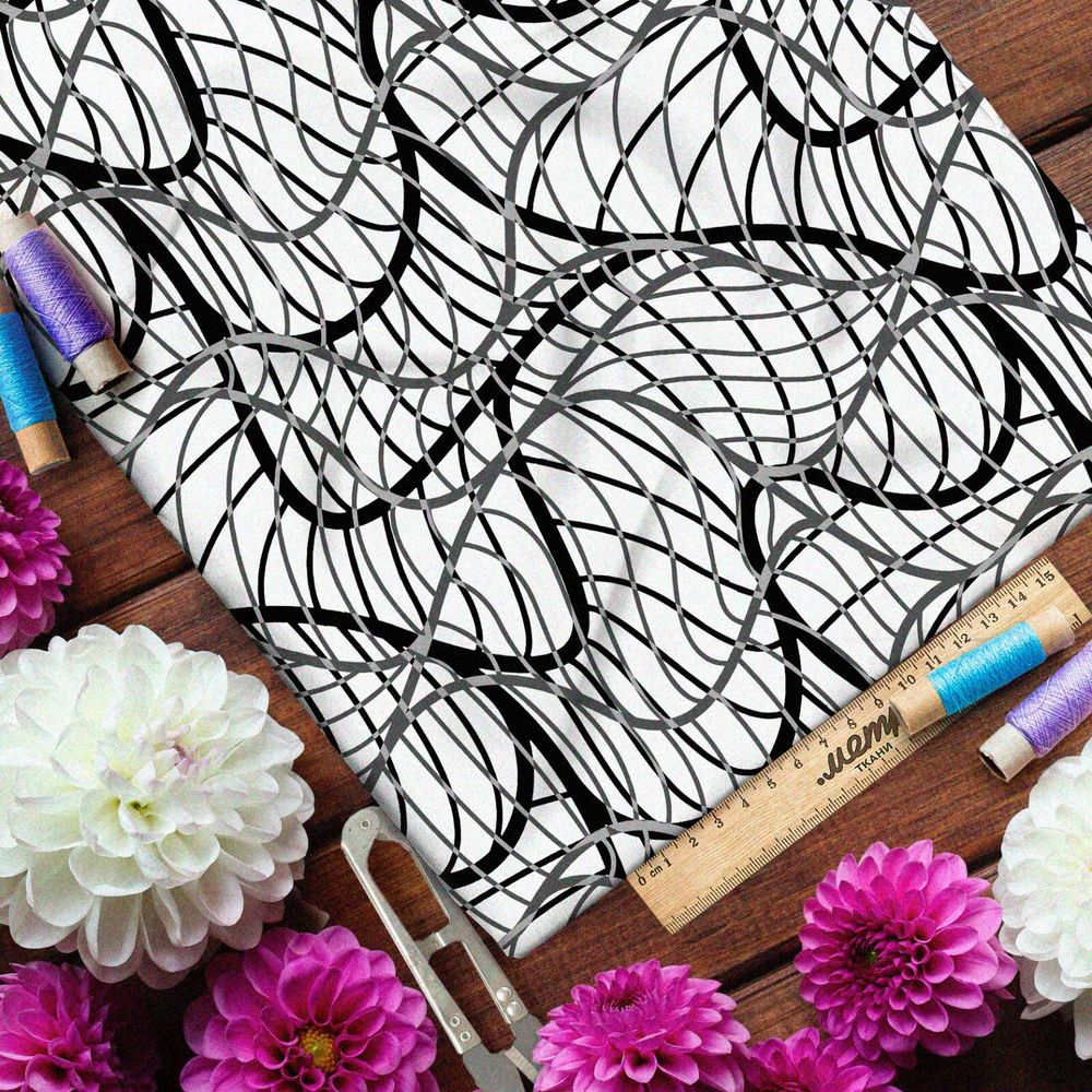 Ткань барби потёкшая чешуя змеи на белом фоне