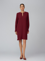 Платье прямое с вырезом "капля"