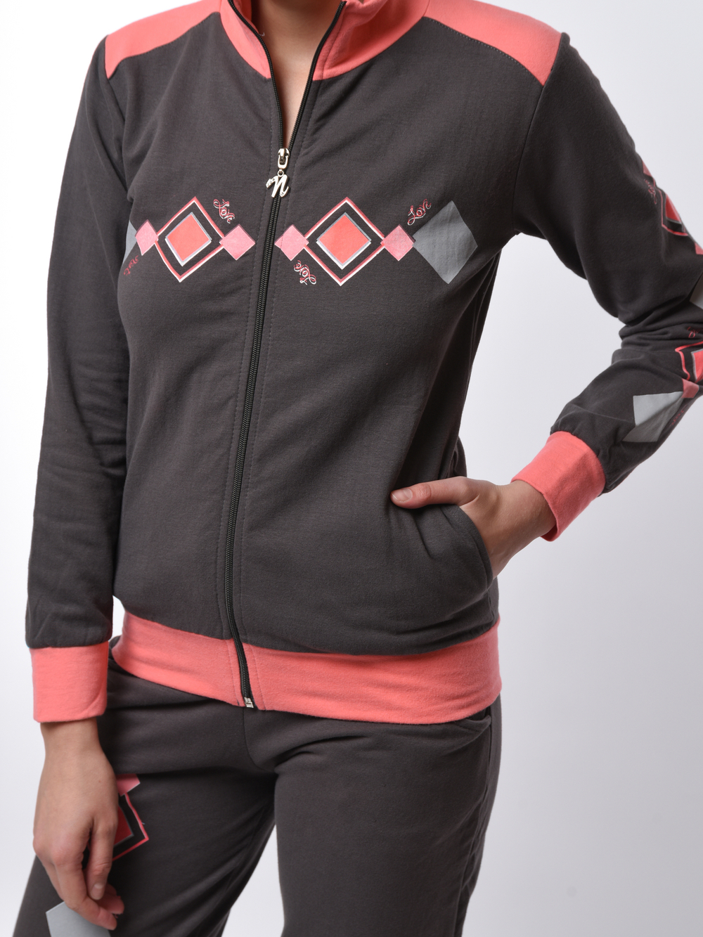 Костюм женский