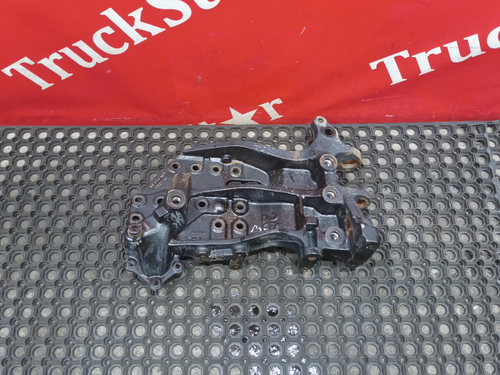 Кронштейн переднего бампера левый 2017г.