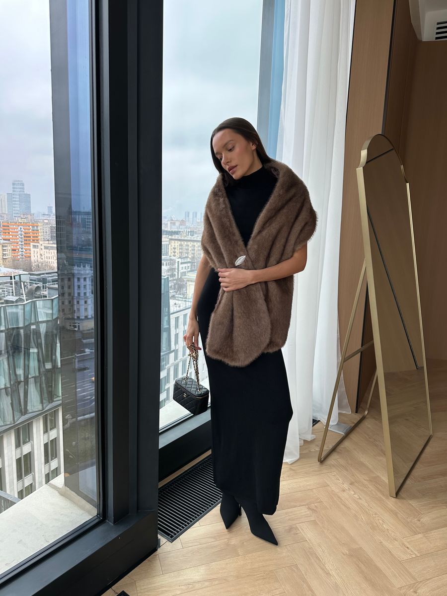 Шарф из эко-меха длинный светло-коричневый