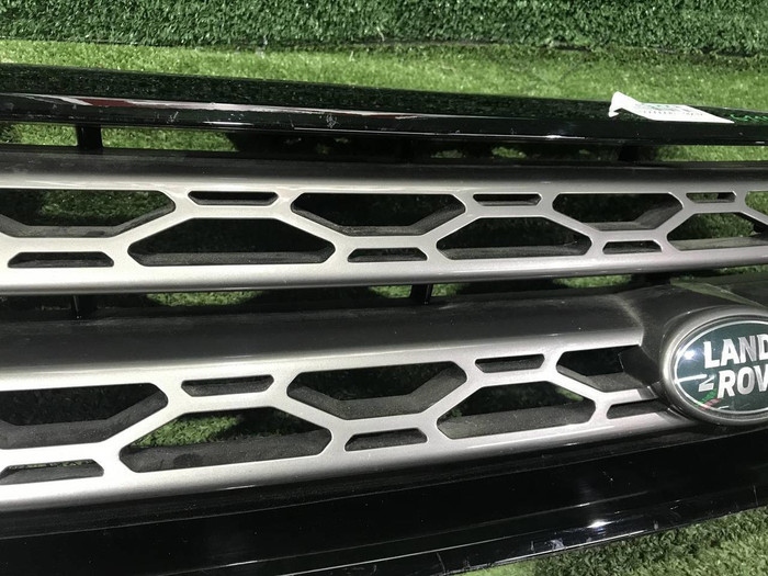 Решетка радиатора Land-Rover Discovery 5 (2016-2021)