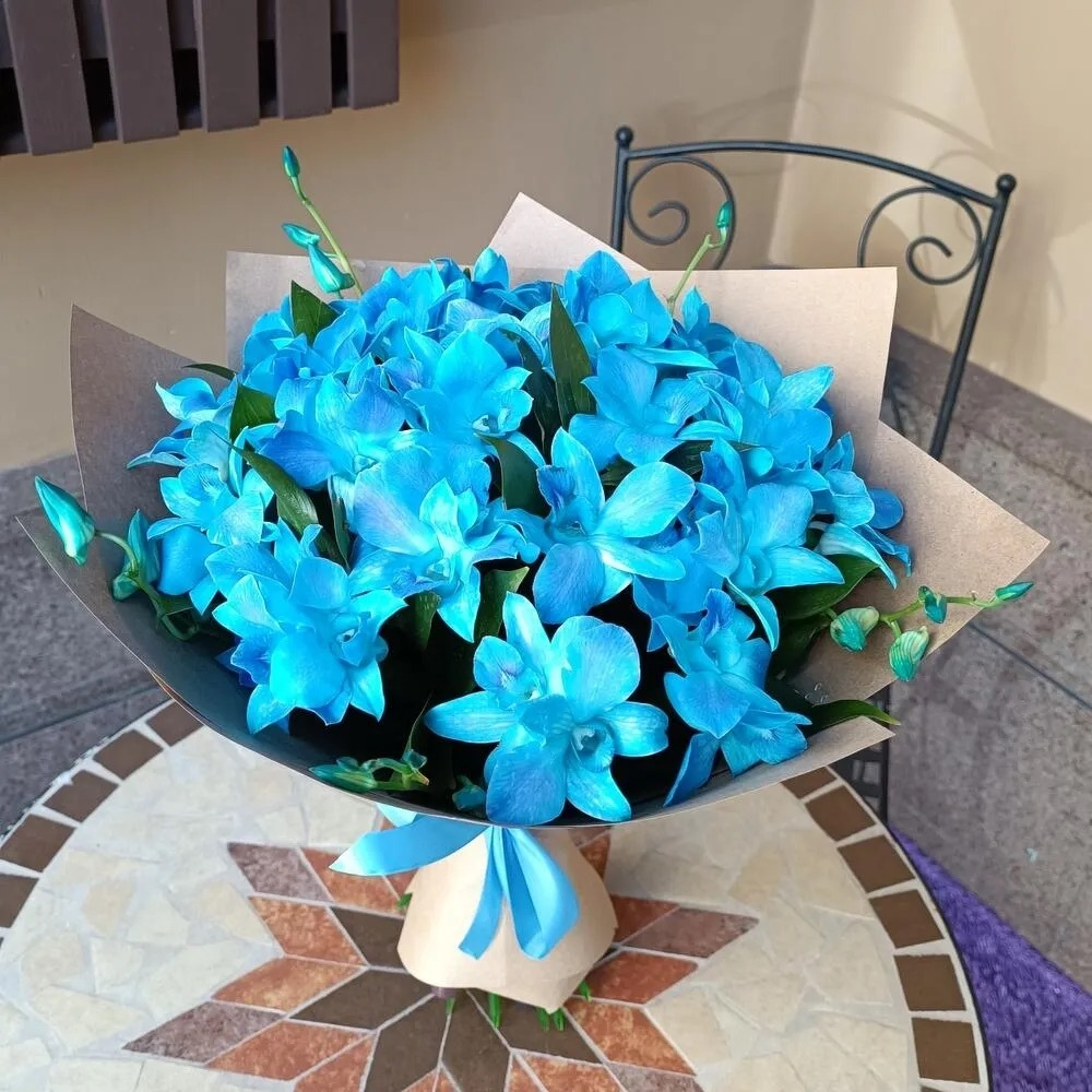 Букет из орхидей «‎Космос лазурный берег»