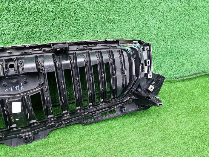 Решетка радиатора Geely Monjaro (2021-н.в.)