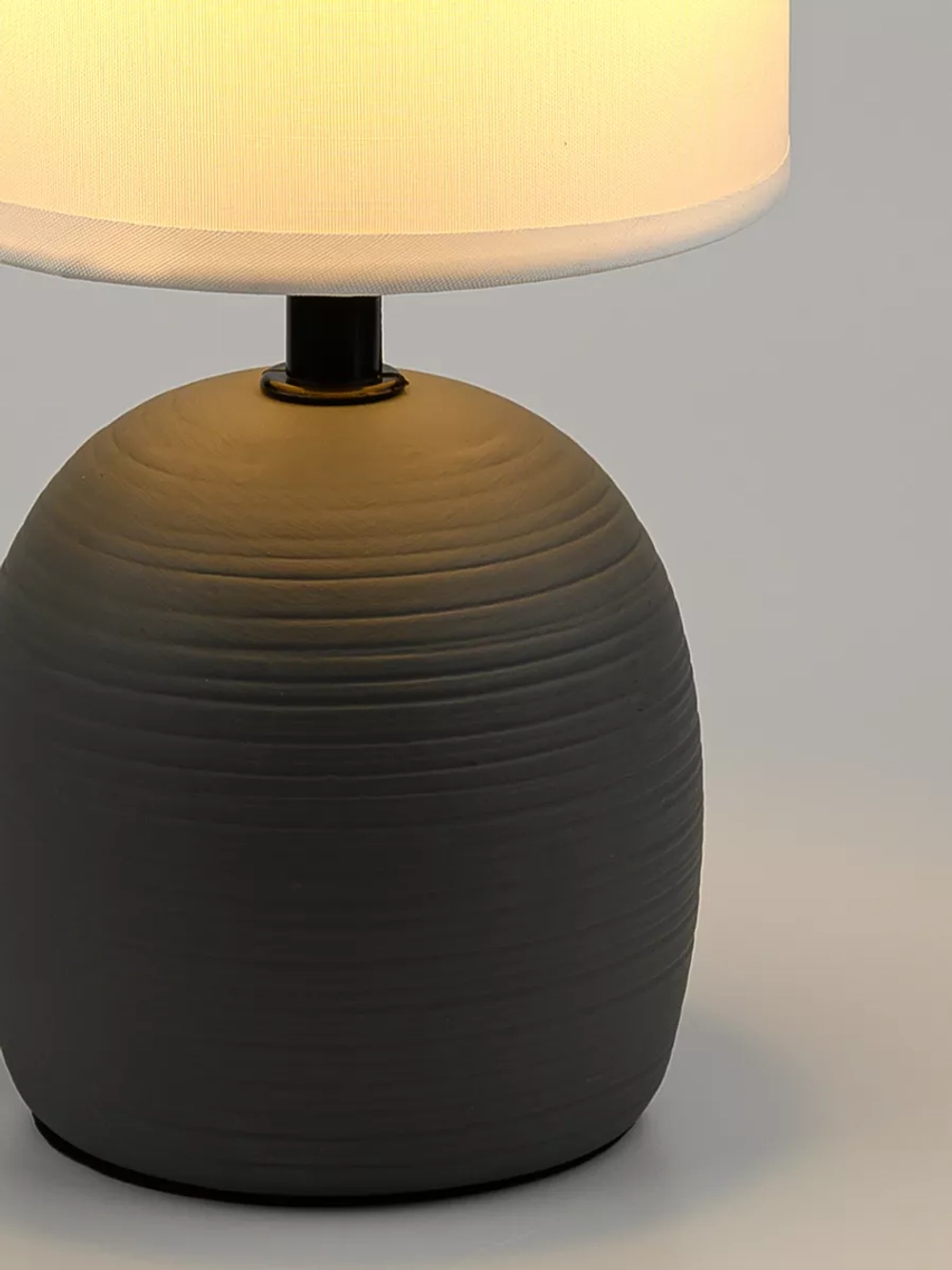 Настольный торшер на тумбочку, светильник прикроватный