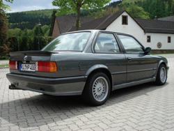 BMW E30 Mtech1 Спойлер (Реплика "Стекловолокно")