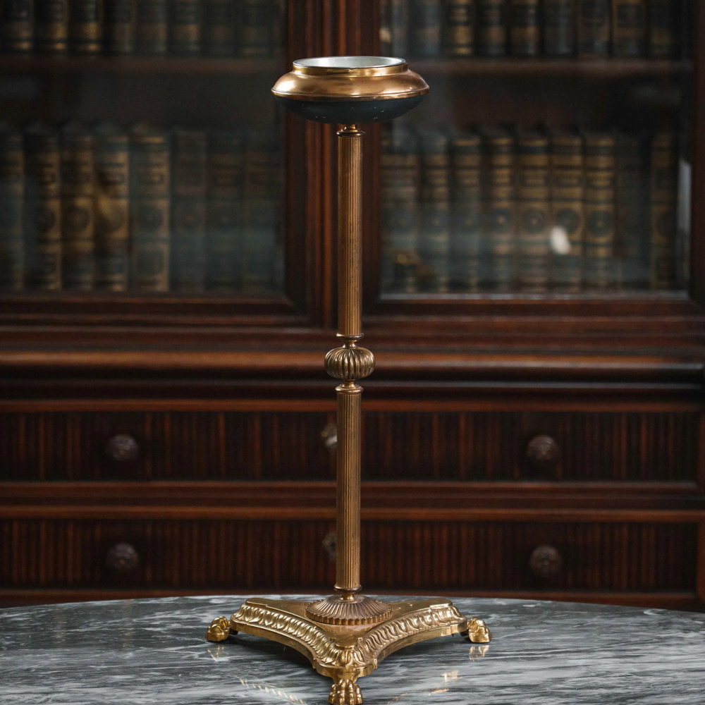 Напольная пепельница