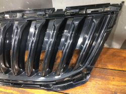 Решетка радиатора Skoda Octavia 3 (A7) 17-20 Б/У Оригинал 5e0853653c