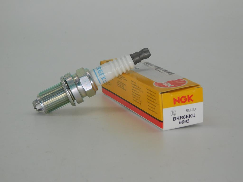 Свеча зажигания NGK BKR6EKU для лодочного мотора, Япония