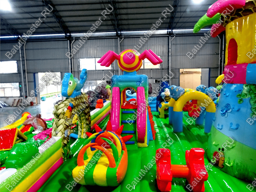 Коммерческий надувной батут "Хамелеон и динозавры" 20*10*7 м