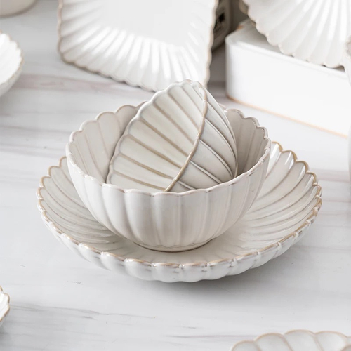 Тарелка обеденная Pearly 24 см фарфор