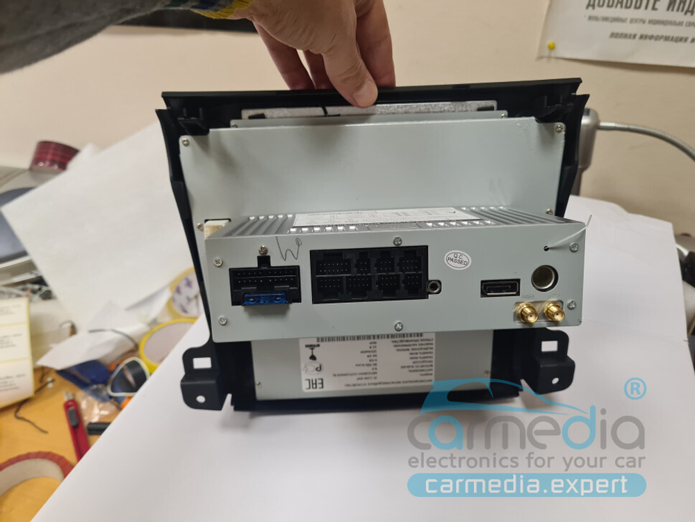 Магнитола для Mitsubishi Outlander XL, Peugeot 4007, Citroen C-Crosser (поддержка Rockford) - Carmedia ZF-1106-DSP вертикальный экран 10.4" в стиле "Тесла" на Android 9, 4/64 ГБ