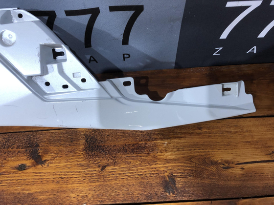 Накладка крышки багажника Mitsubishi Outlander 3 15-22 Б/У Оригинал 5817a26502