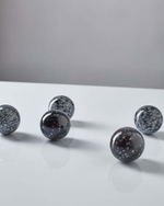 Шар из снежного обсидиана