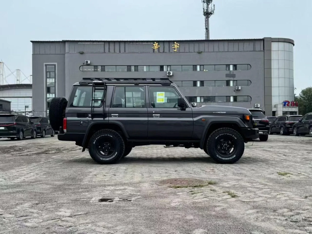 Боковые пороги для Toyota Land cruiser LC76 2014-2024+ Тойота стальные подножки