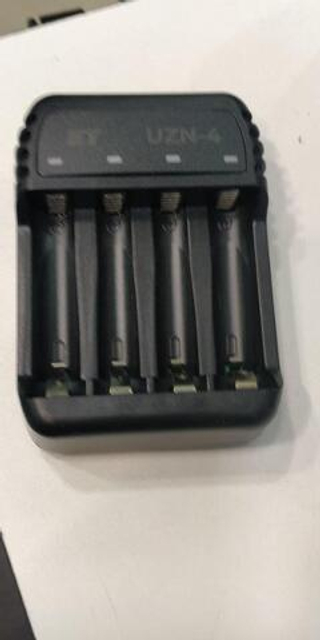 Зарядное устройство  ET UZN-4