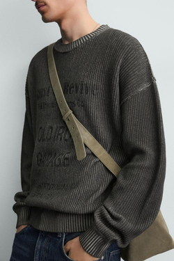 ZARA ДЖЕМПЕР С ПРИНТОМ И ЭФФЕКТОМ ПОТЕРТОСТИ, ЧЕРНЫЙ