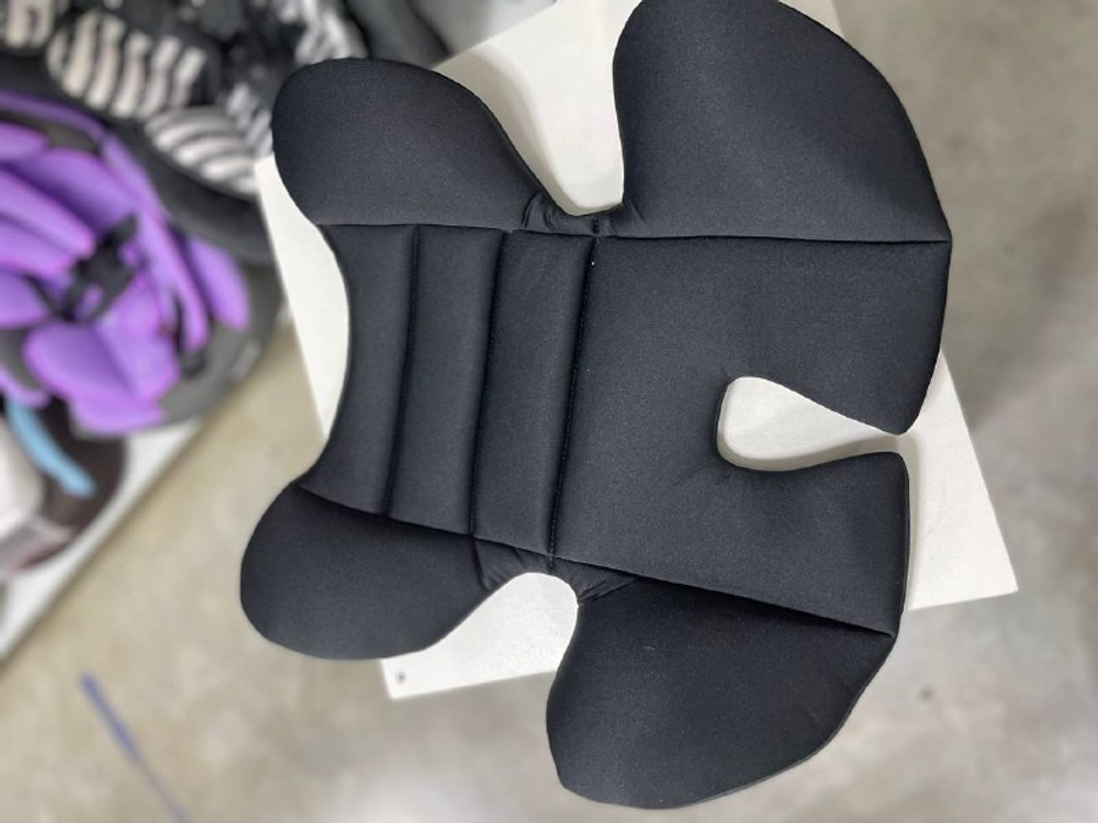 Автокресло Rant AY913 "MATRIX" Racing Line группа 0+-1-2-3  (0-36 кг) blac