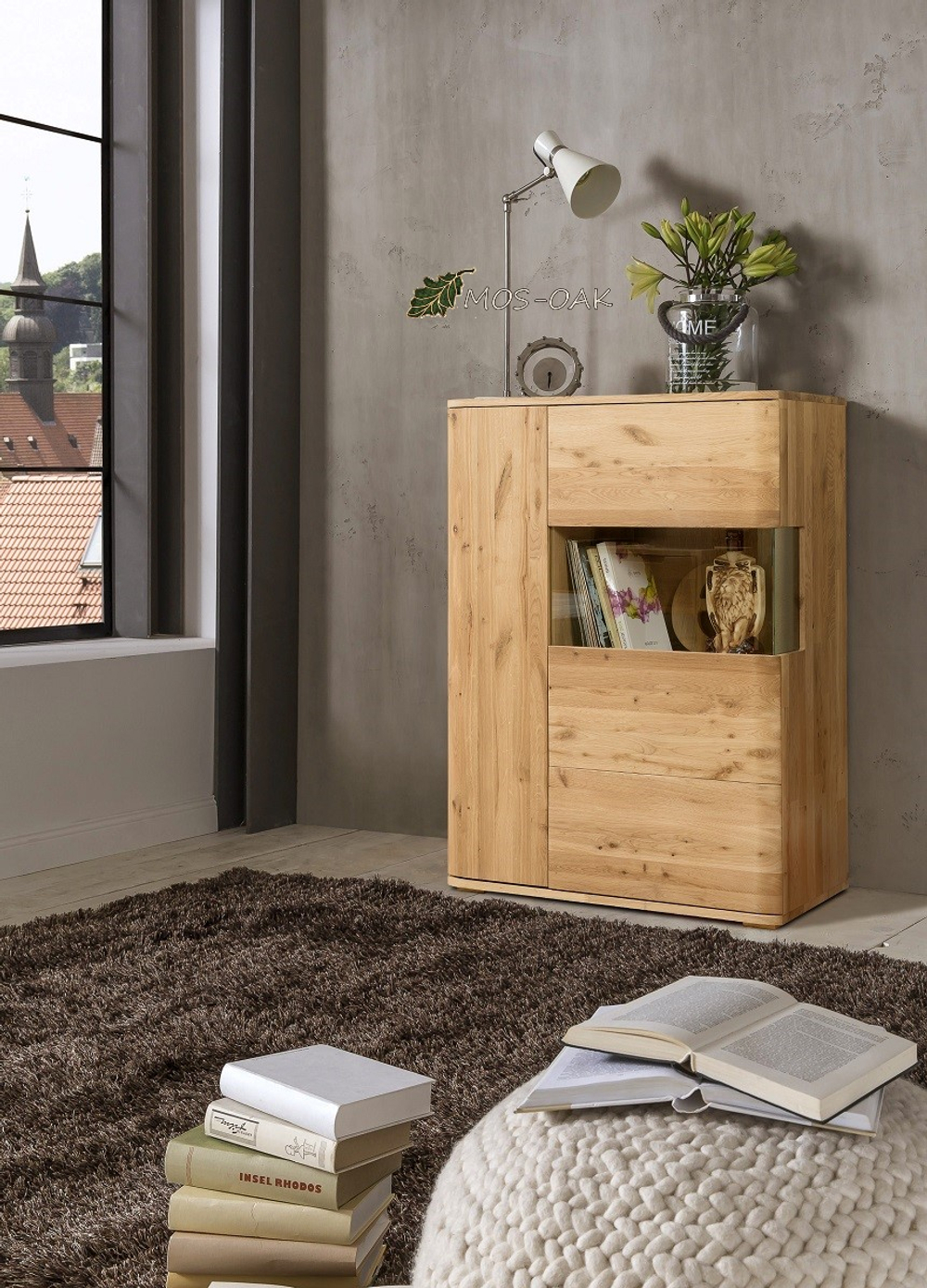 Шкаф с витриной из массива дуба Мидгард-2