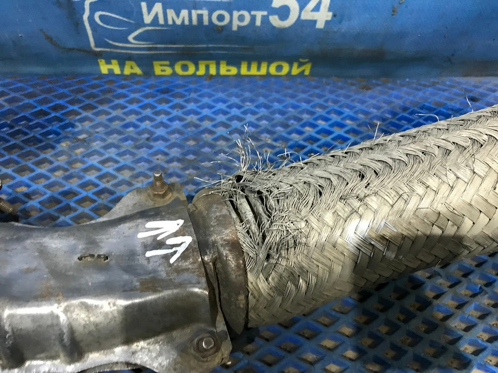 Глушитель/Приемная труба/Штаны NISSAN PRESAGE 1998