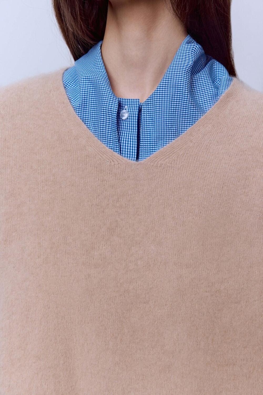 Свитер с V-вырезом из шерсти с кашемиром