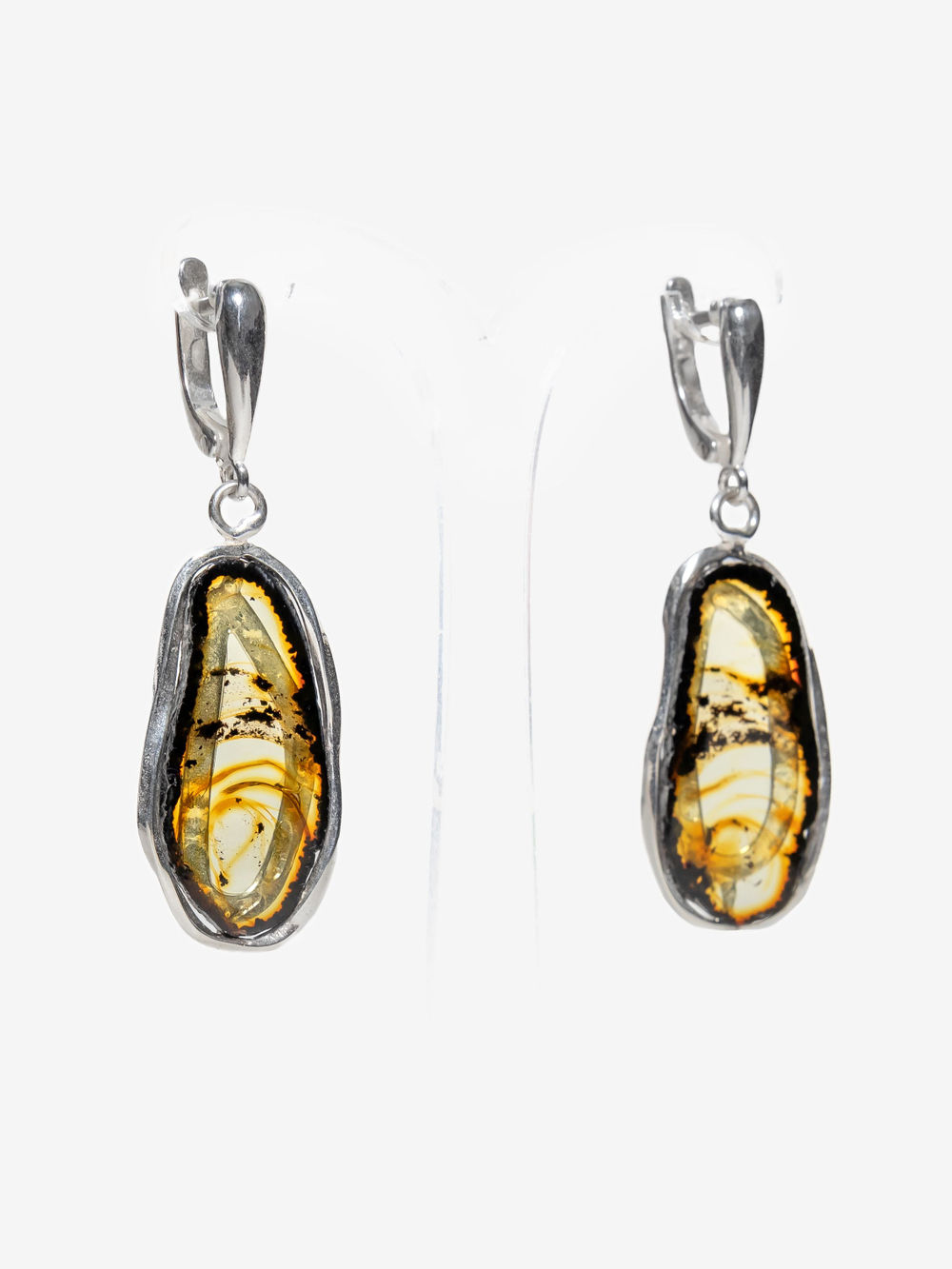 Уникальный комплект из серебра с цельным Калининградским янтарем, серебро 925 пробы