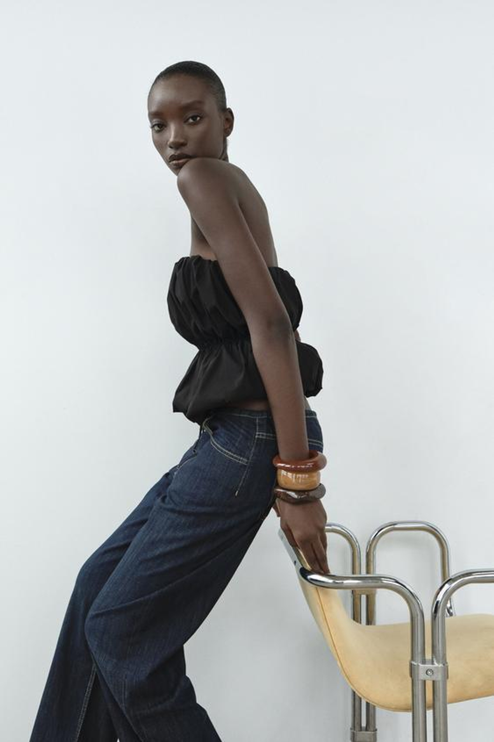 ZARA ОБЪЕМНЫЙ ЭЛАСТИЧНЫЙ ТОП-БАНДО, ЧЕРНЫЙ