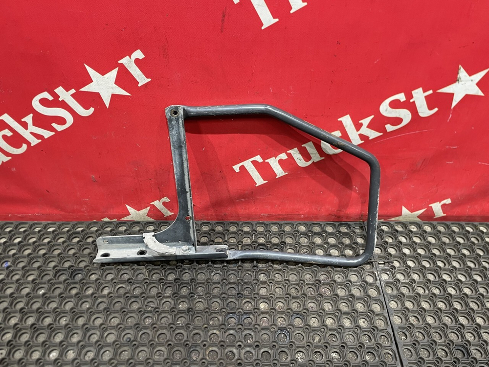 Поручень за кабиной