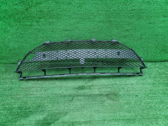 Решетка перед. бампера Mercedes GLE C292 15-19 AMG