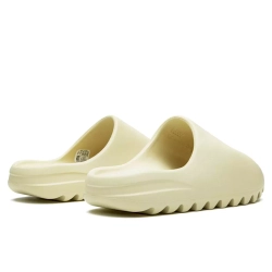 Yeezy Slides 'Bone'