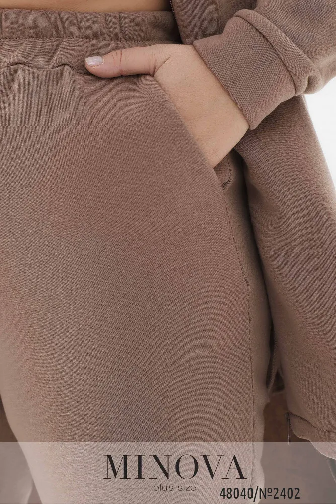 Костюм 2402-бежевый Minova
